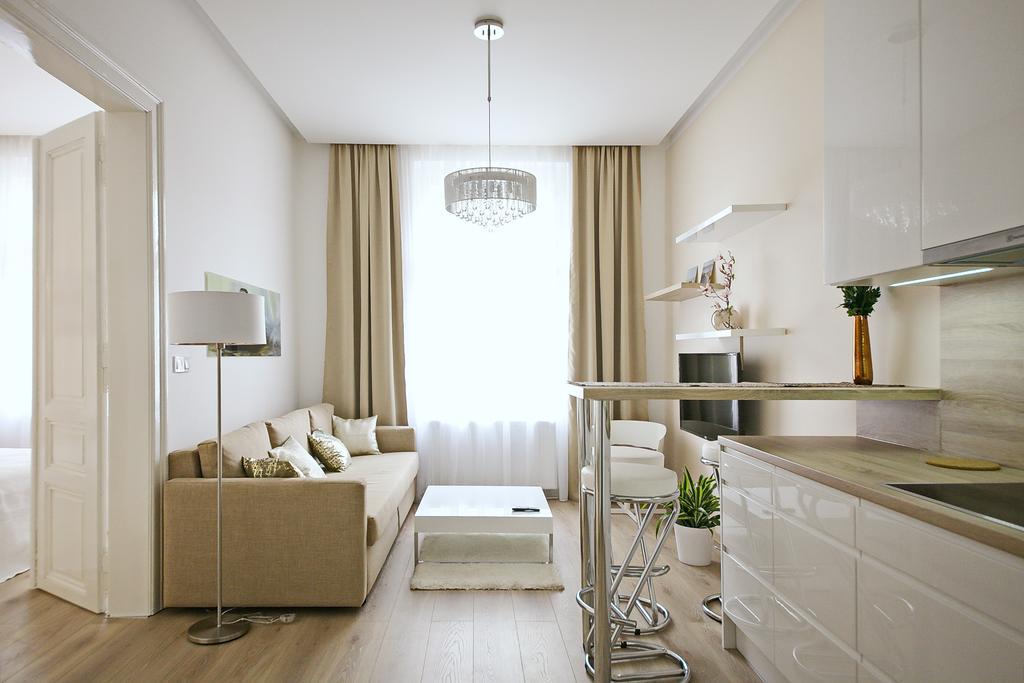 Luxury Center Apt. Charles Bridge Walking Distance Praha Bagian luar foto