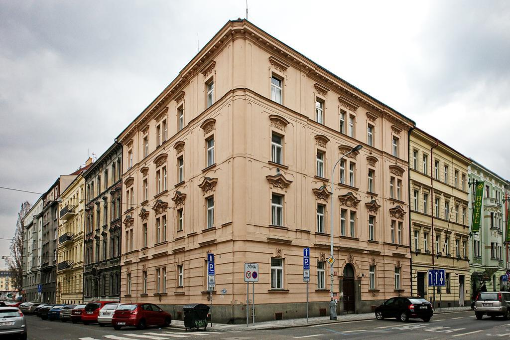Luxury Center Apt. Charles Bridge Walking Distance Praha Bagian luar foto